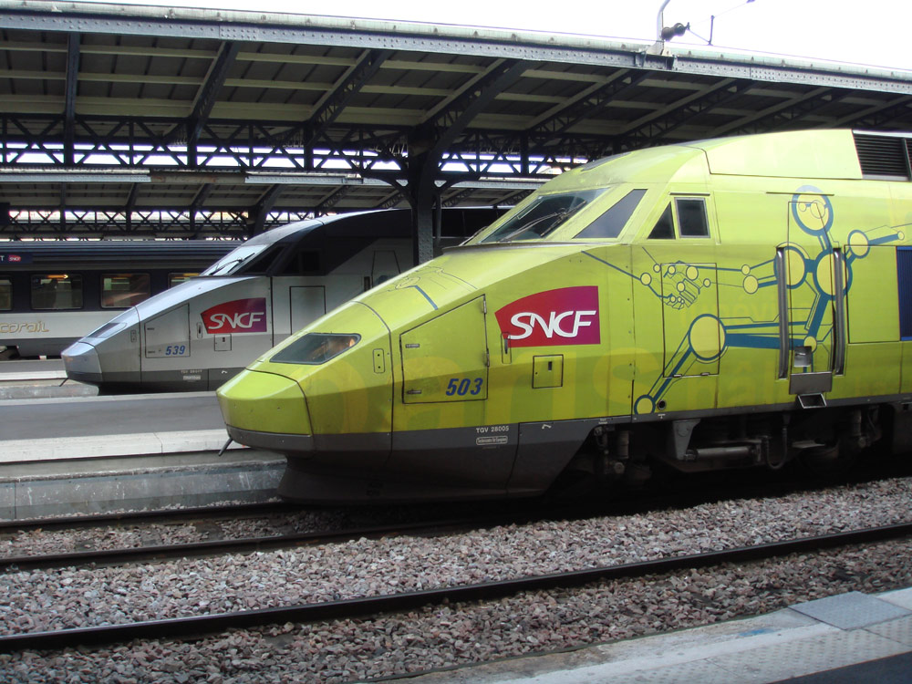 Rames TGV R à Paris Est